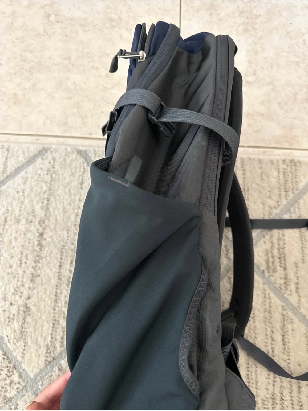 The North Face Router Transit Backpack - Picture 3 of 7